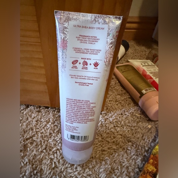 Winterberry Wonder Bath & Body Works Moisturizer - Picture 2 of 2